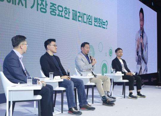 최태원 대한상공회의소 회장 겸 SK그룹 회장이 14일 제주 해비치호텔&리조트에서 열린 대한상의 주최 제주포럼에서 발언하고 있다.[대한상공회의소 제공]